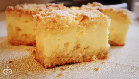 Десерт с творожной начинкой.