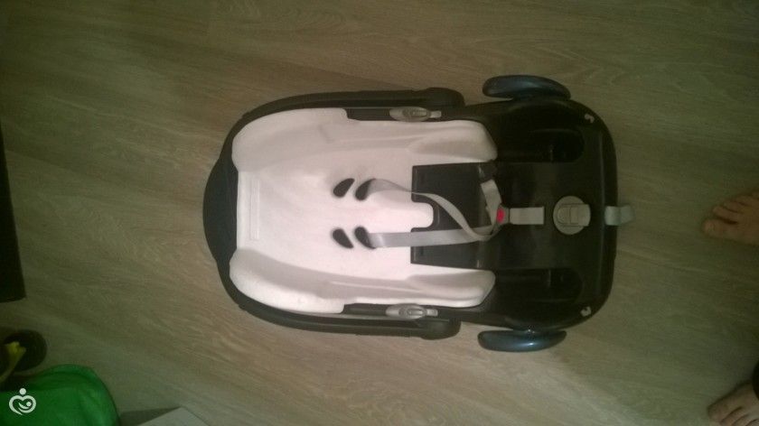 Пристраиваю автокресло Maxi-Cosi Cabriofix 0+ Москва