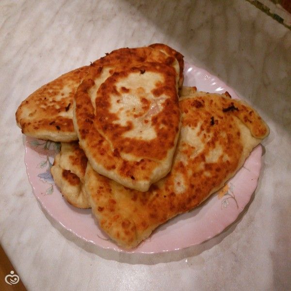 Сырная лепешка с начинкой Сырная лепешка с начинкой