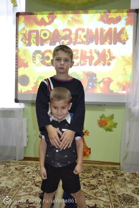 Каникулы. А мои почти все разъехались.