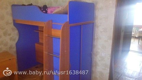Отдам кровать чердак(кровать+шкаф+матрасик).Бронь.