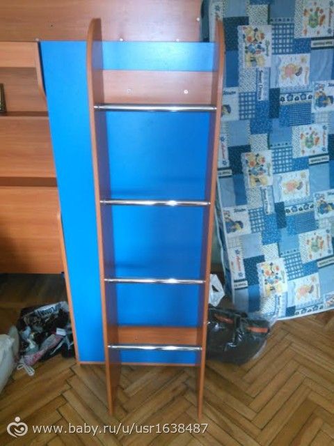 Отдам кровать чердак(кровать+шкаф+матрасик).Бронь.