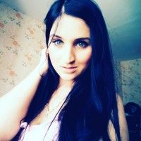 Ребенок встает на четвереньки и раскачивается Ребенок встает на четвереньки и раскачивается