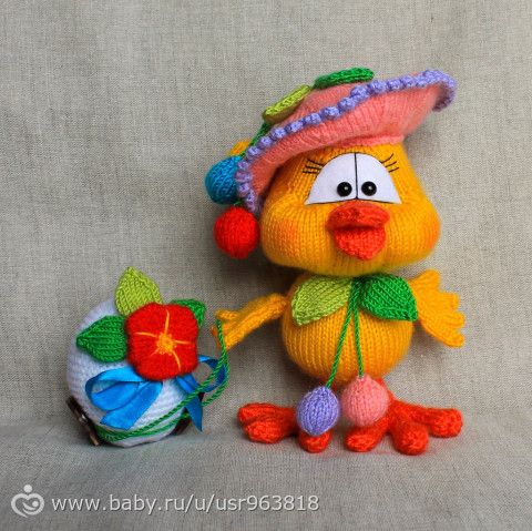 Цыпленок Ягодка с пасхальным яичком