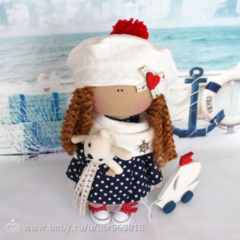 Текстильная кукла в морском стиле