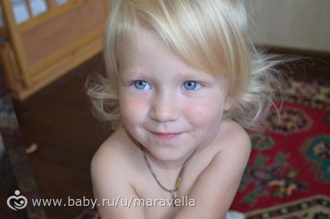 Все говорят, что дочка похожа на деда)